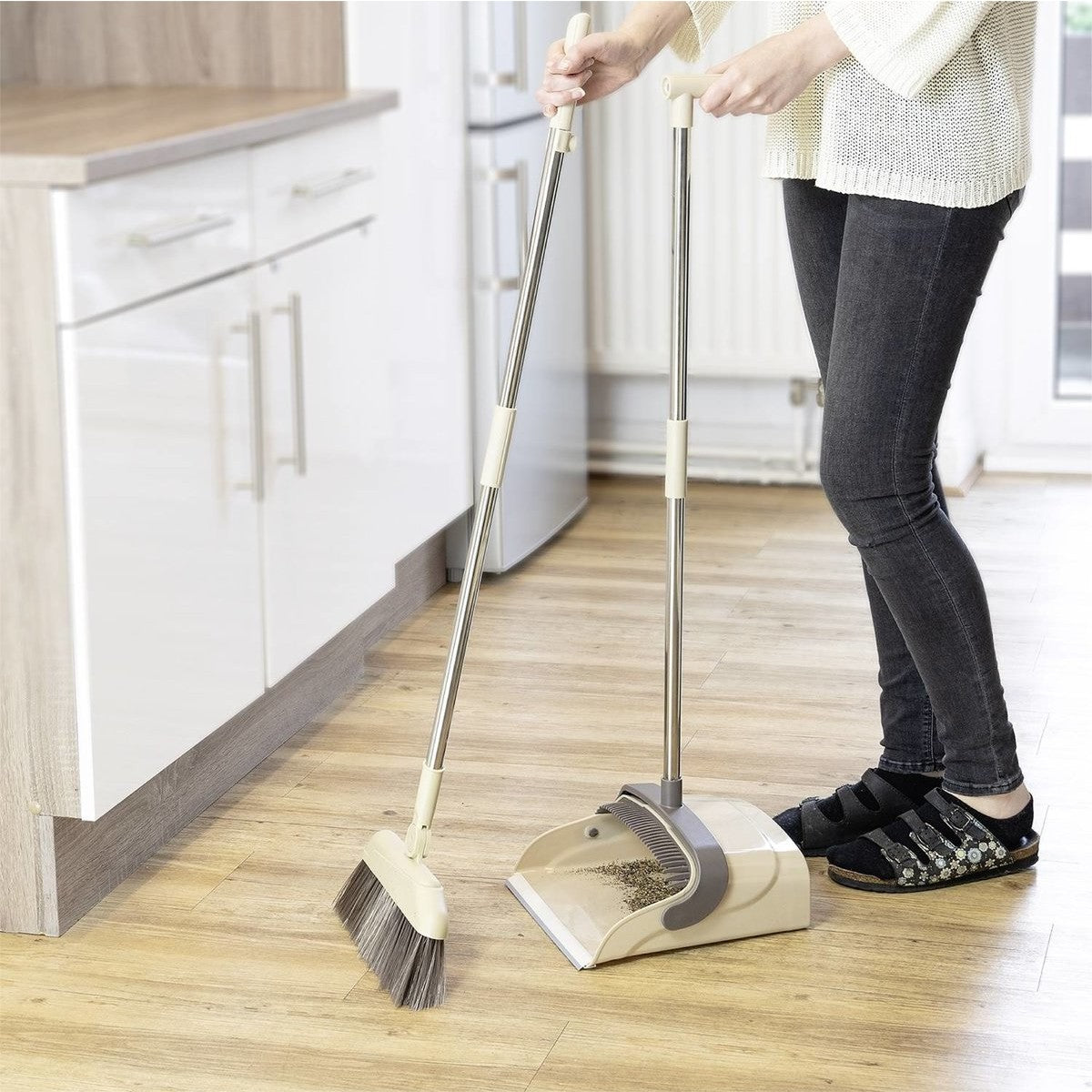 Set matura si faras cu coada, Pentru uz casnic, Plastic/Otel, Maro/Bej, Depozitare verticala, 26x25.5x83 cm